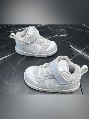 Nike Kids High Top Sneakers White Gray Hook Loop Strap Size 6C BNWOB Shoes